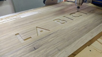 Grabado de madera noble con router cnc